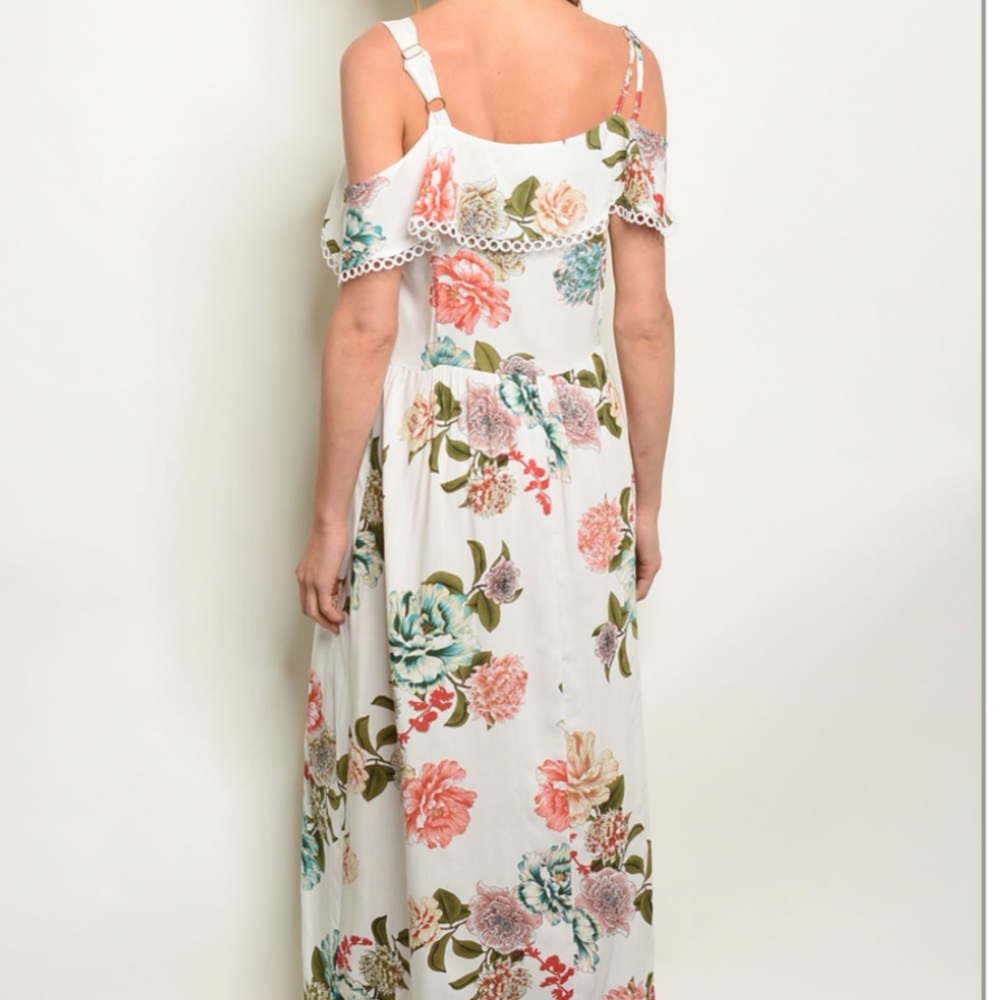 5⭐️IVORY FLORAL COLD SHOULDER - DRESS - Picture 3 of 3